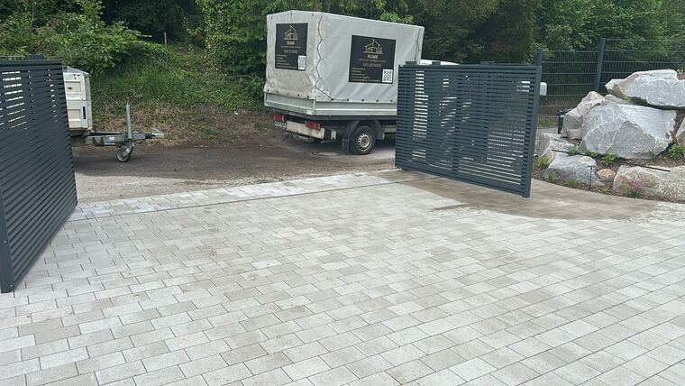 Zaunanlage mit Tor